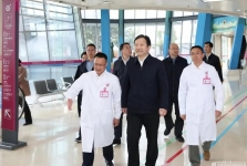 曹立军调研全市妇女儿童工作，向全市广大妇女同胞致以节日祝福和美好祝愿